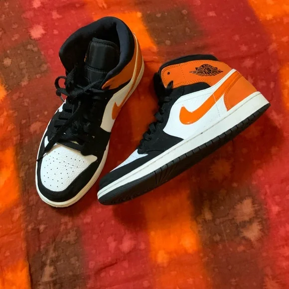 NIKE AIR JORDAN 1 MID - Shattered Backboard Starfish Black/Orange - Size 8